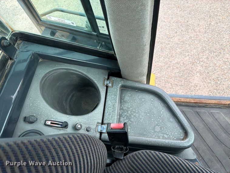 image for item DY3313 2003 John Deere 304H wheel loader