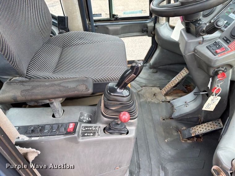image for item DY3313 2003 John Deere 304H wheel loader