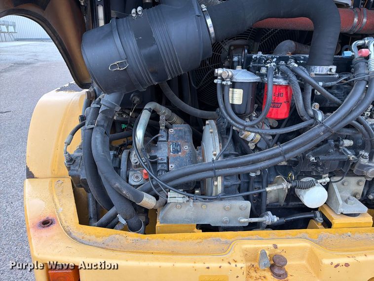 image for item DY3313 2003 John Deere 304H wheel loader