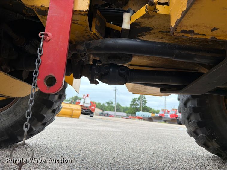 image for item DY3313 2003 John Deere 304H wheel loader