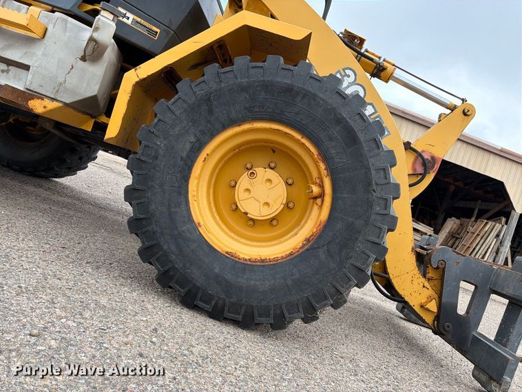 image for item DY3313 2003 John Deere 304H wheel loader