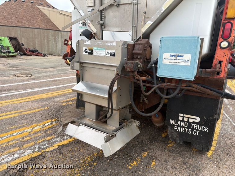 image for item DY3314 2005 International 7400 dump truck
