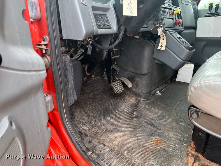 image for item DY3314 2005 International 7400 dump truck