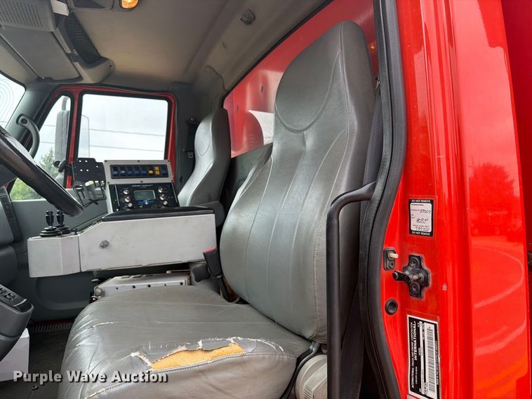 image for item DY3314 2005 International 7400 dump truck
