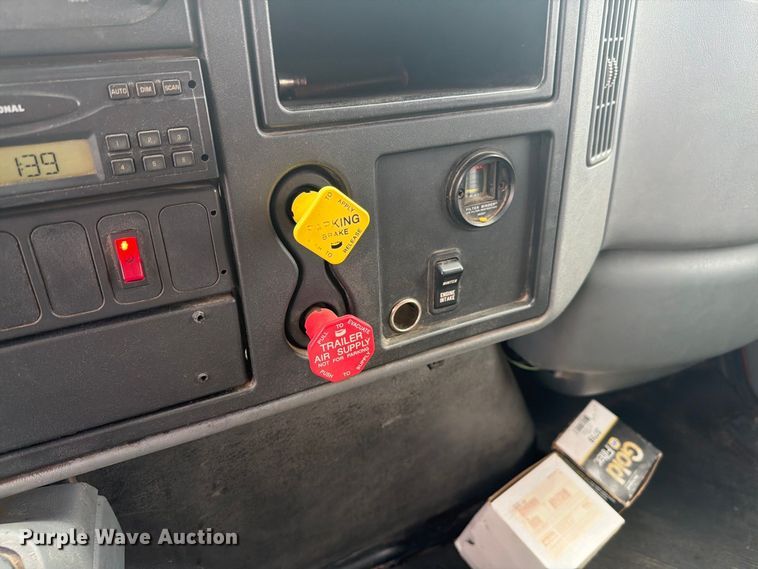 image for item DY3314 2005 International 7400 dump truck