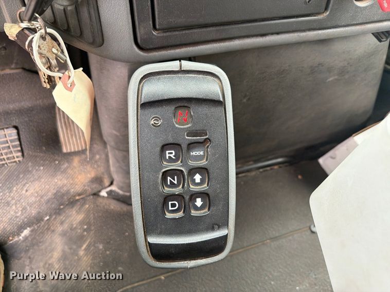 image for item DY3314 2005 International 7400 dump truck
