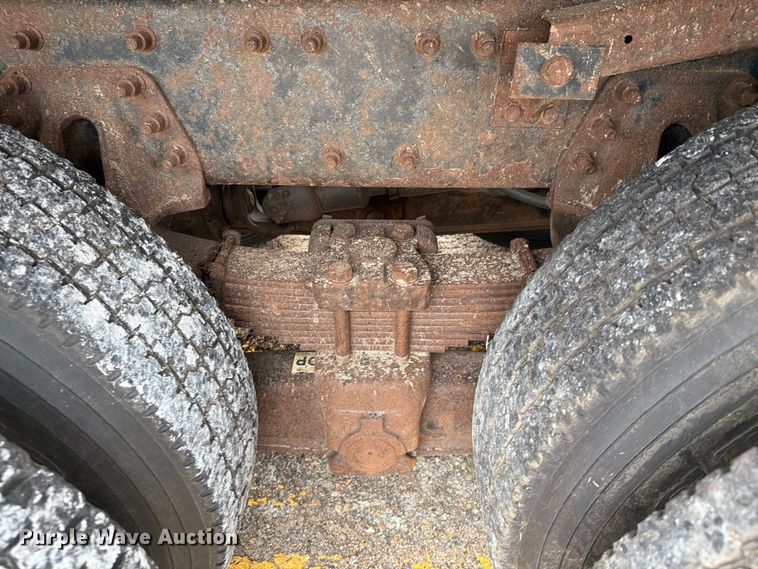 image for item DY3314 2005 International 7400 dump truck