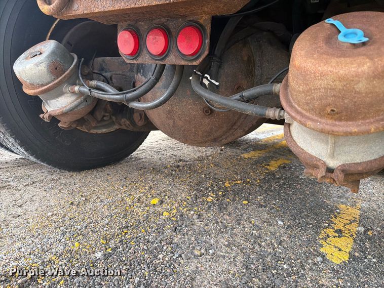 image for item DY3314 2005 International 7400 dump truck