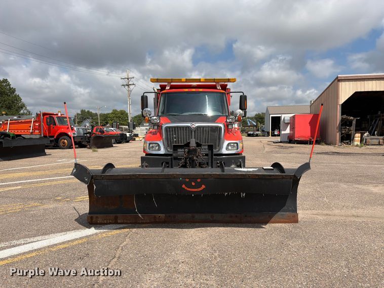 image for item DY3315 2007 International 7400 dump truck