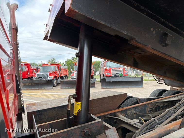 image for item DY3315 2007 International 7400 dump truck