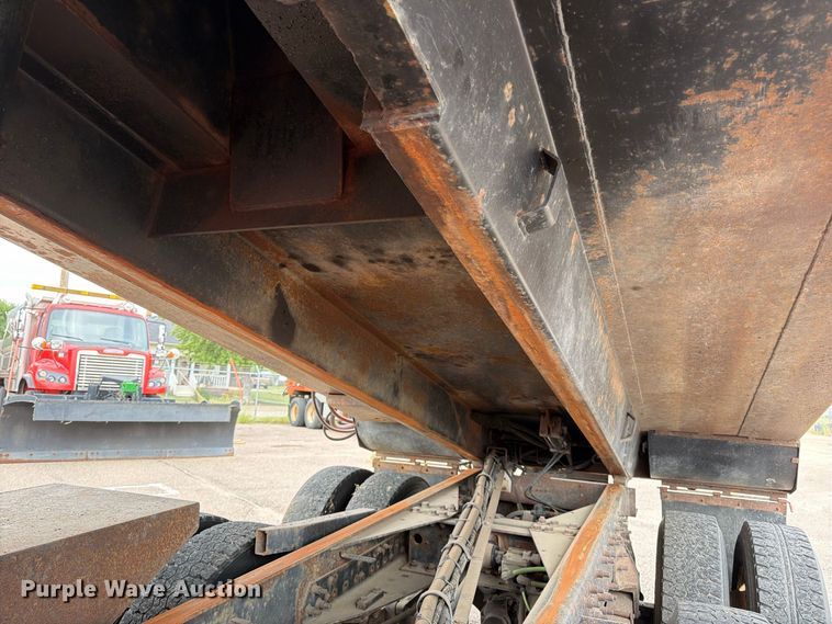 image for item DY3315 2007 International 7400 dump truck
