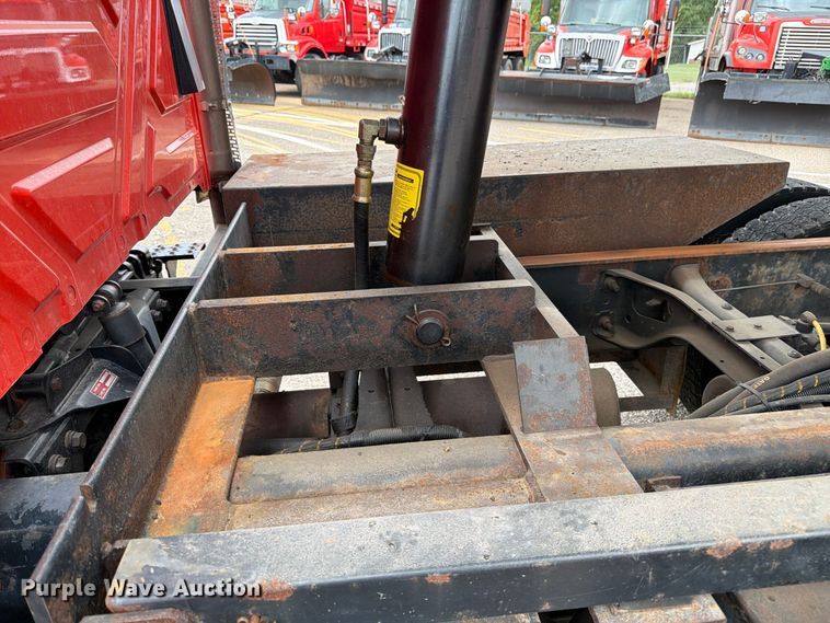 image for item DY3315 2007 International 7400 dump truck