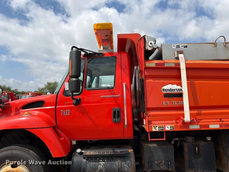 image for item DY3315 2007 International 7400 dump truck
