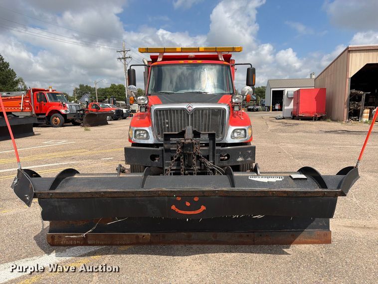 image for item DY3315 2007 International 7400 dump truck