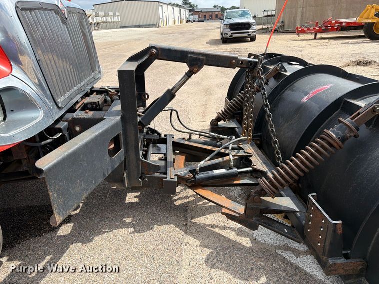 image for item DY3315 2007 International 7400 dump truck