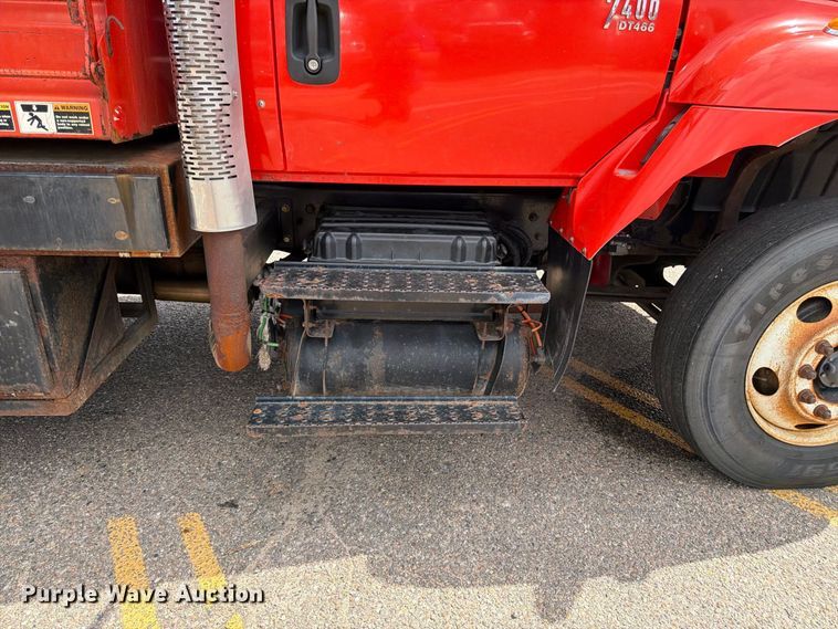 image for item DY3315 2007 International 7400 dump truck