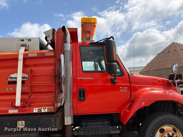 image for item DY3315 2007 International 7400 dump truck