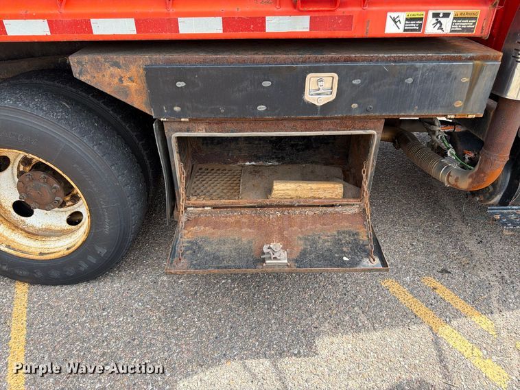image for item DY3315 2007 International 7400 dump truck