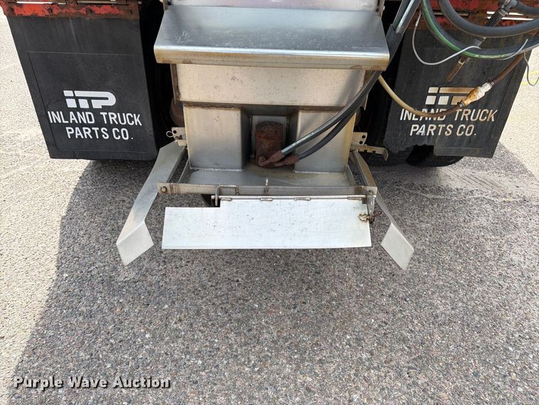 image for item DY3315 2007 International 7400 dump truck