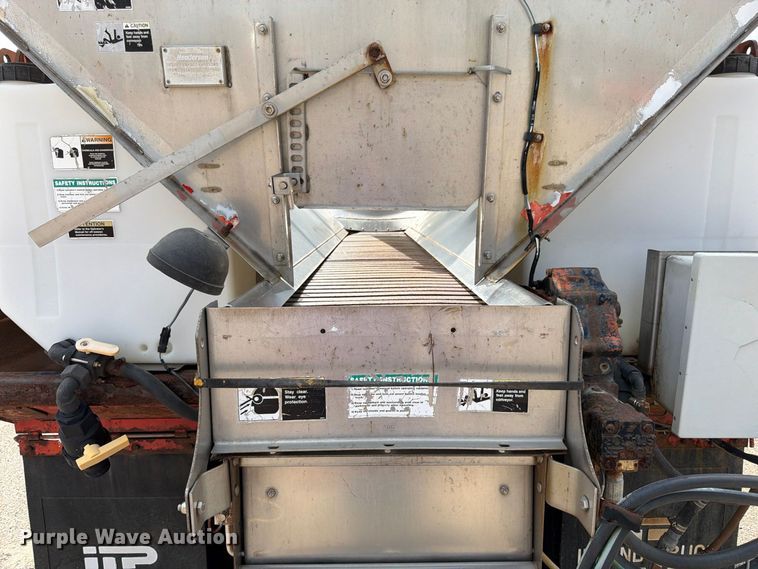 image for item DY3315 2007 International 7400 dump truck