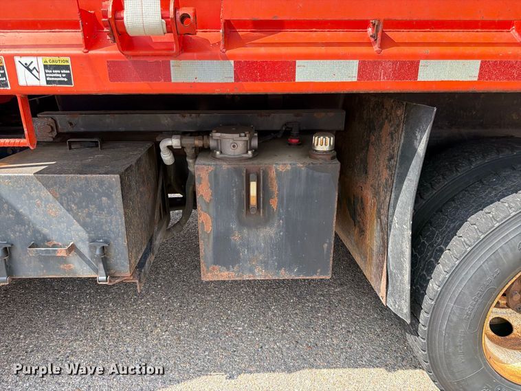 image for item DY3315 2007 International 7400 dump truck