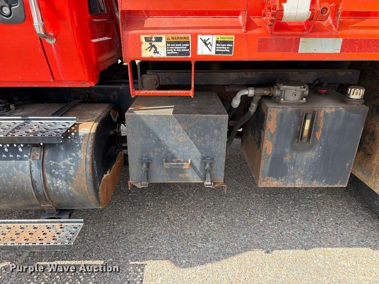 image for item DY3315 2007 International 7400 dump truck