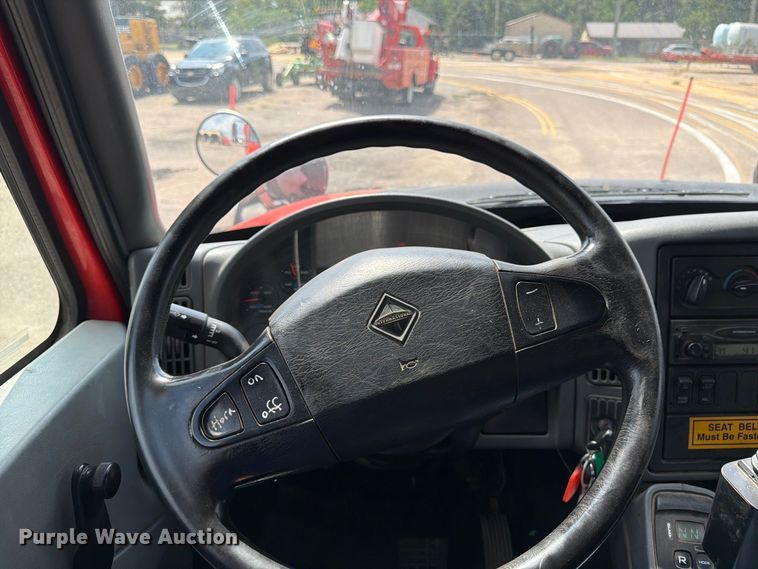 image for item DY3315 2007 International 7400 dump truck