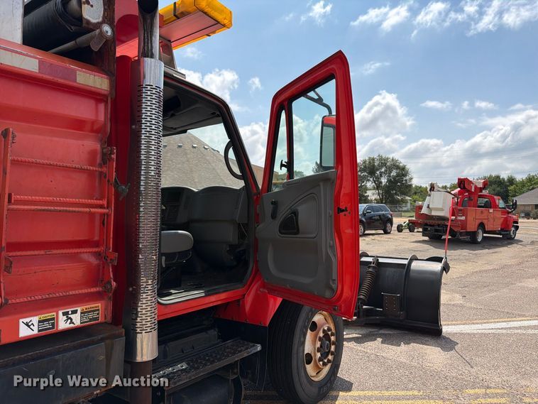 image for item DY3315 2007 International 7400 dump truck