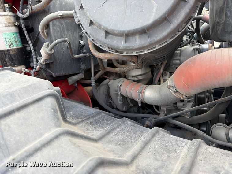 image for item DY3315 2007 International 7400 dump truck