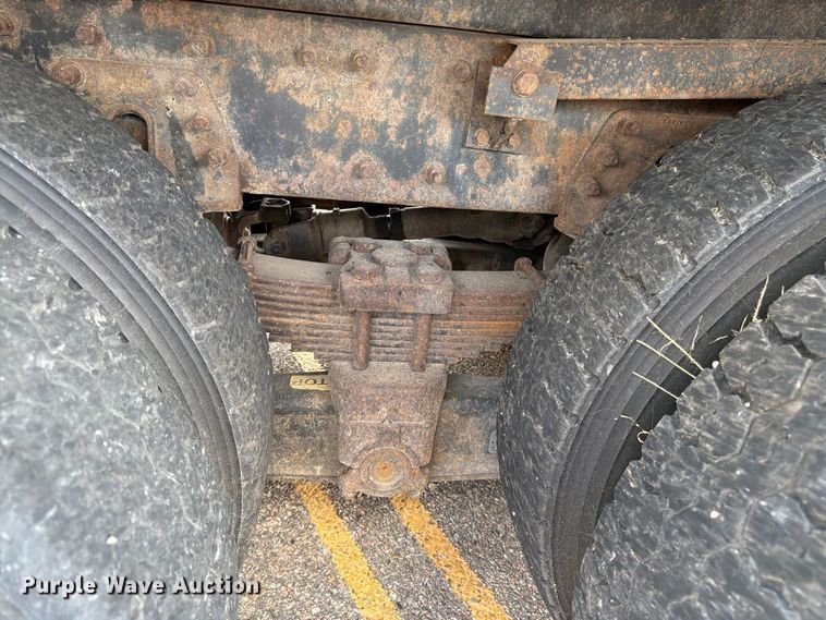 image for item DY3315 2007 International 7400 dump truck