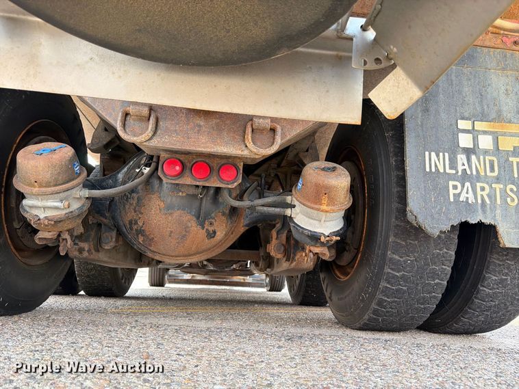 image for item DY3315 2007 International 7400 dump truck