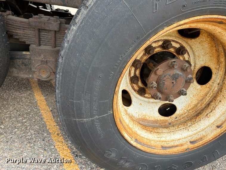 image for item DY3315 2007 International 7400 dump truck