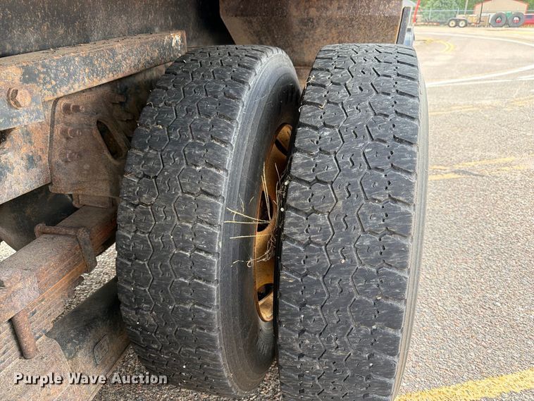image for item DY3315 2007 International 7400 dump truck