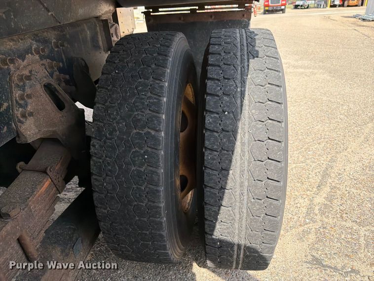 image for item DY3315 2007 International 7400 dump truck