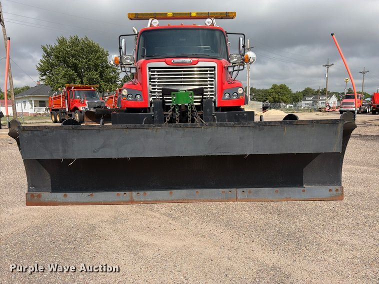 image for item DY3316 2011 Freightliner M2 dump truck