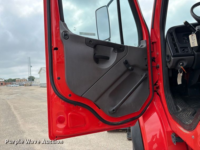 image for item DY3316 2011 Freightliner M2 dump truck