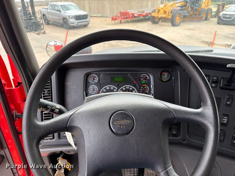 image for item DY3316 2011 Freightliner M2 dump truck