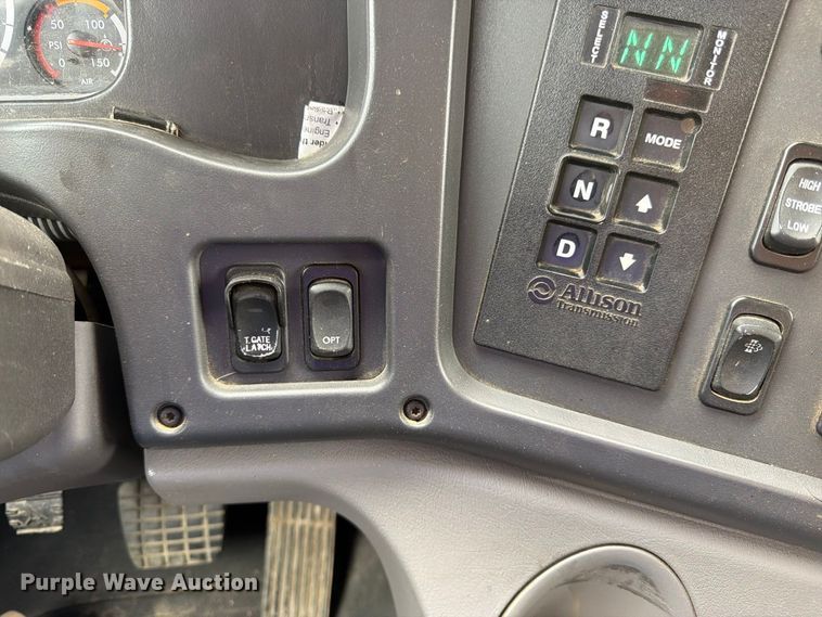 image for item DY3316 2011 Freightliner M2 dump truck