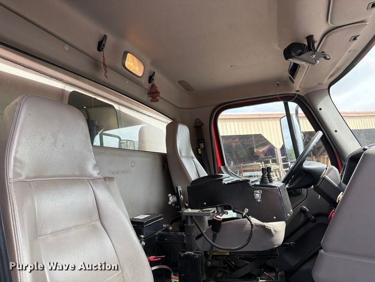 image for item DY3316 2011 Freightliner M2 dump truck