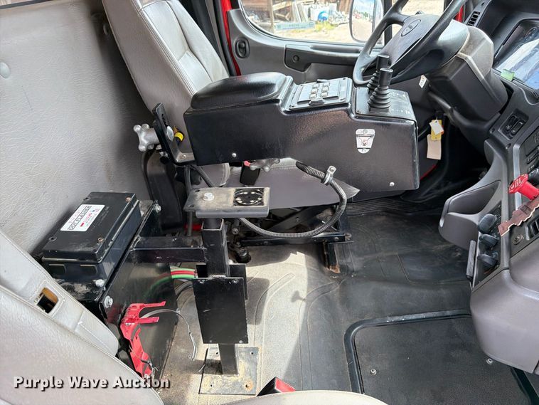 image for item DY3316 2011 Freightliner M2 dump truck