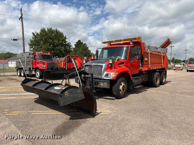 2007 International SF525 dump truck