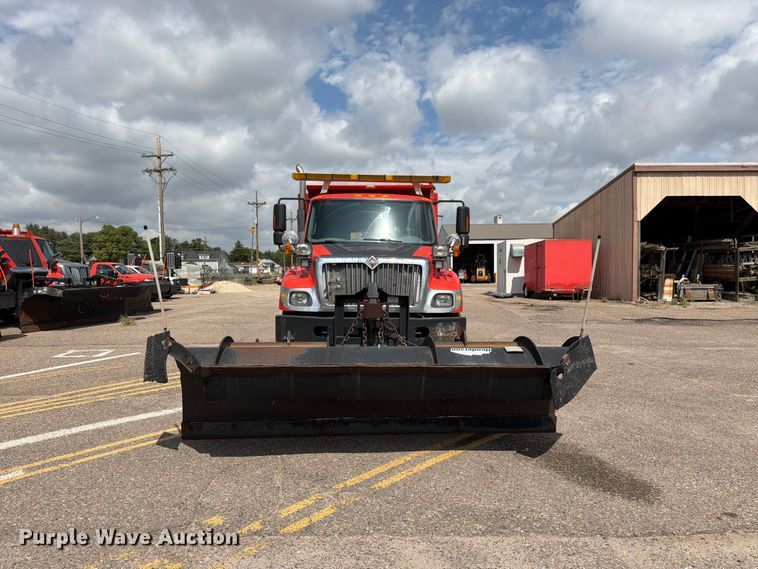 image for item DY3317 2007 International SF525 dump truck
