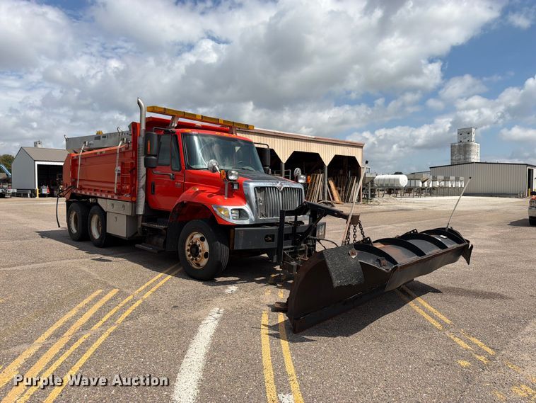 image for item DY3317 2007 International SF525 dump truck