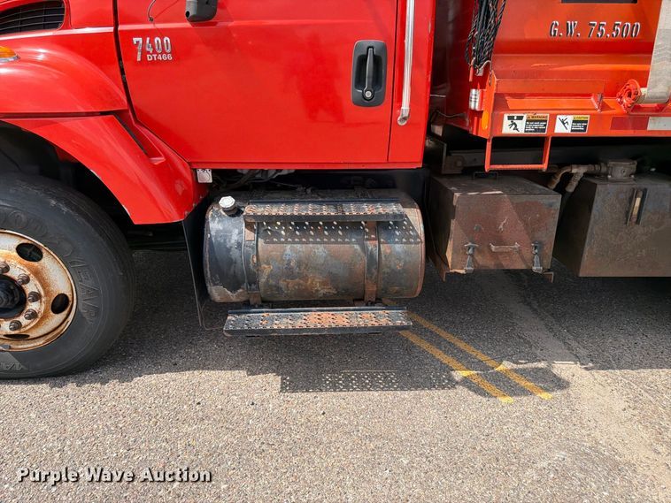 image for item DY3317 2007 International SF525 dump truck