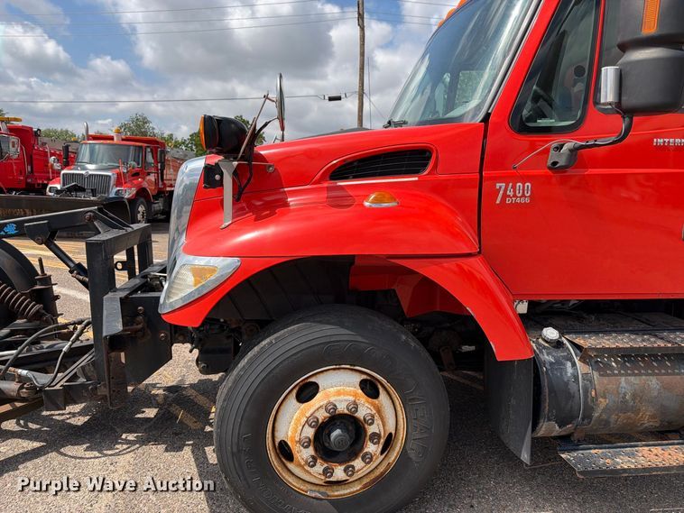 image for item DY3317 2007 International SF525 dump truck