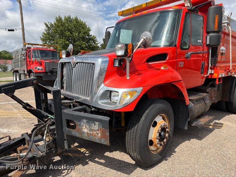 image for item DY3317 2007 International SF525 dump truck