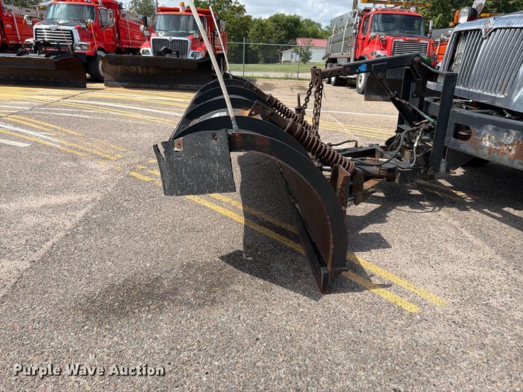 image for item DY3317 2007 International SF525 dump truck