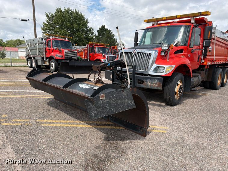 image for item DY3317 2007 International SF525 dump truck