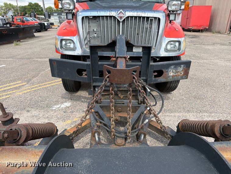 image for item DY3317 2007 International SF525 dump truck