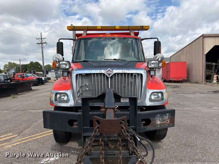image for item DY3317 2007 International SF525 dump truck